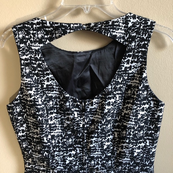 H&M Sheath dress scoop neck keyhole back sleeveles Cut Out C - Picture 4 of 9